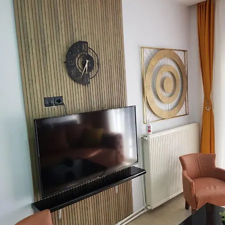 Perea 5 Star アパート Peraía